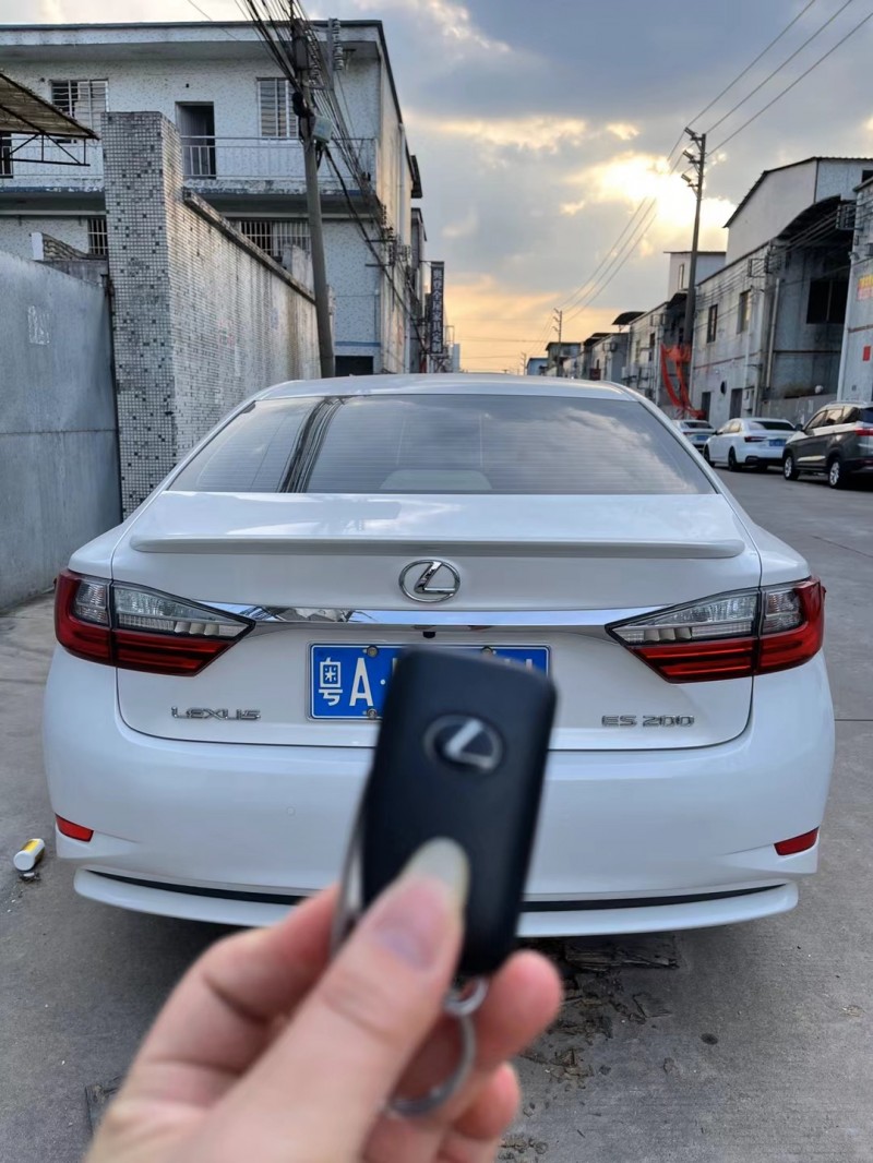 广州17年雷克萨斯ES3
