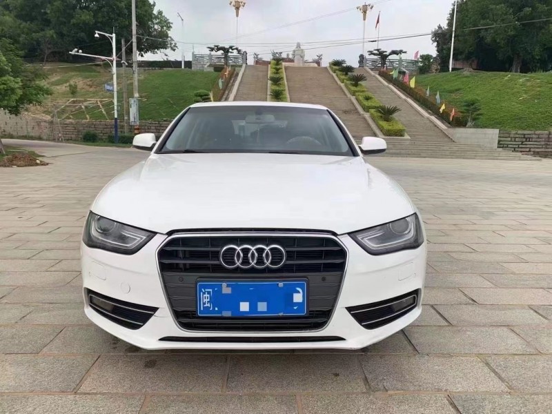龍巖13年奧迪A4L8
