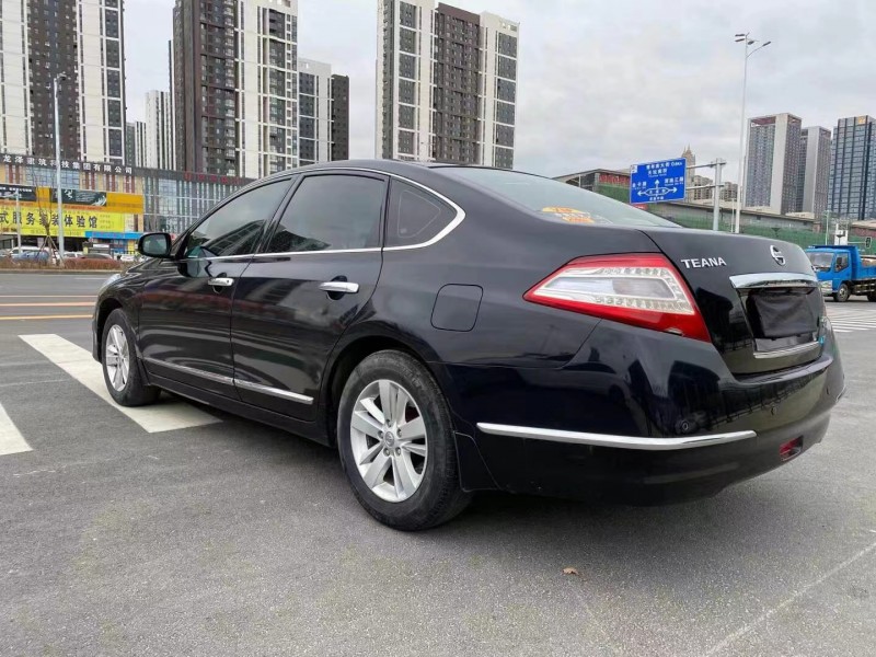 沈陽12年日產天籟3