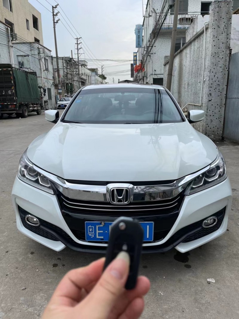 广州17年本田雅阁2