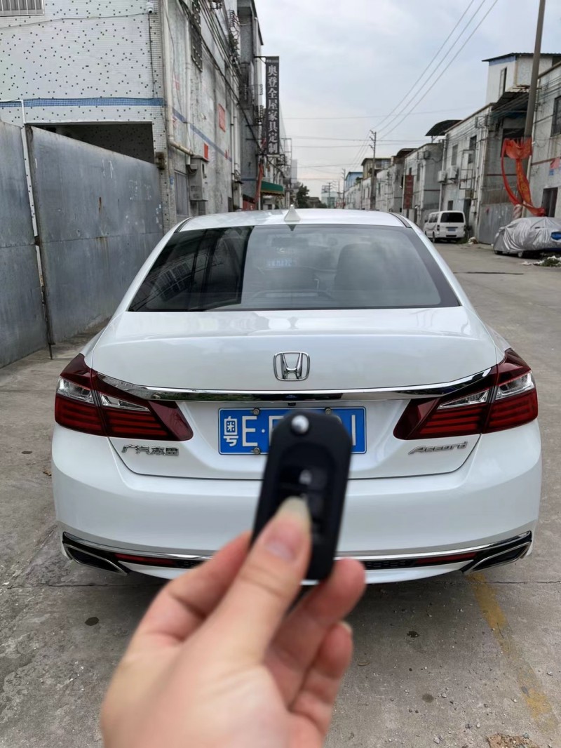 广州17年本田雅阁3