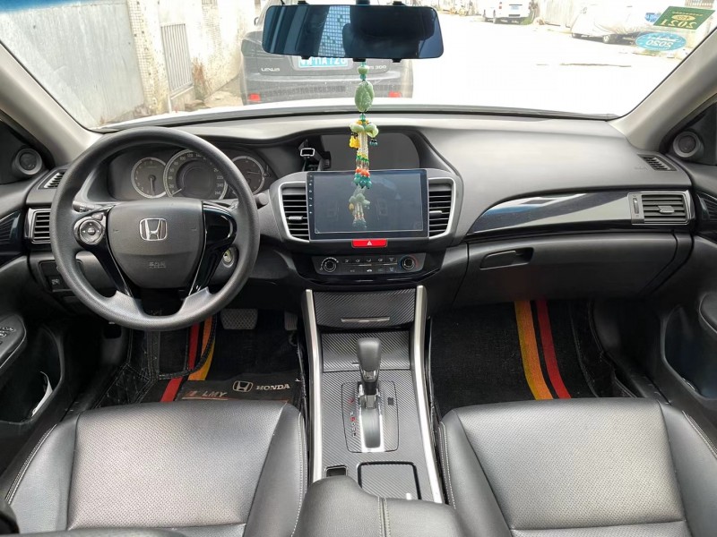 广州17年本田雅阁6