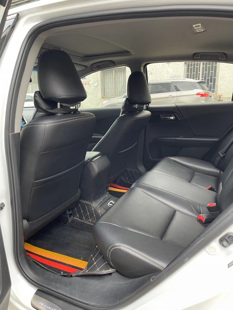 广州17年本田雅阁8