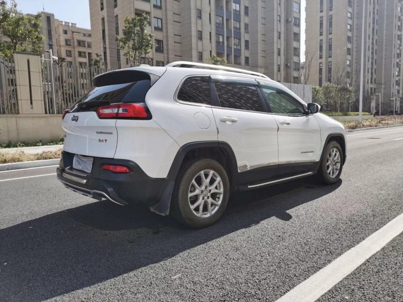 蘇州16年Jeep自由光7