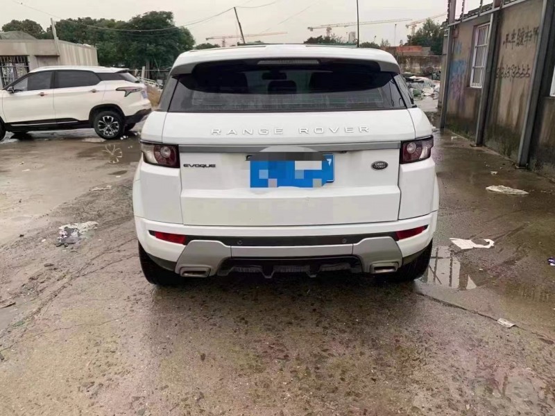 温州15年路虎极光9