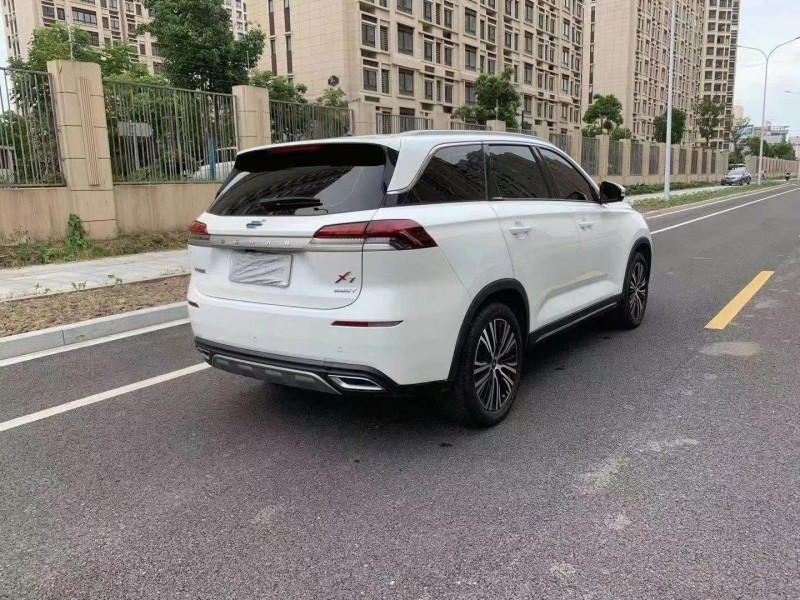 蘇州20年長安汽車歐尚7