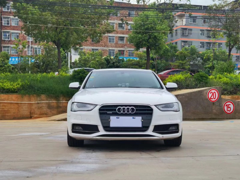 桂林14年奧迪A4L1