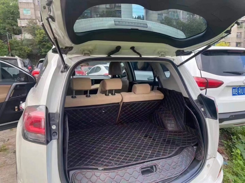 貴陽16年豐田RAV4榮放5