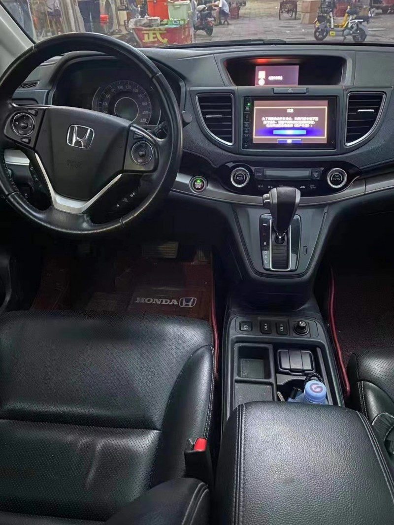 泰安16年本田CR-V3