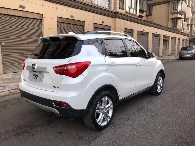 成都19年长安汽车CS358