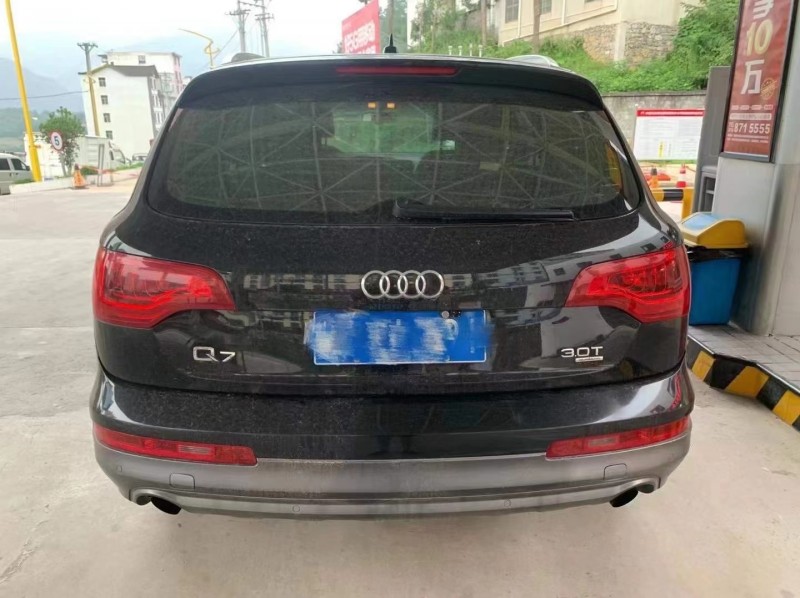 十堰12年奧迪Q78