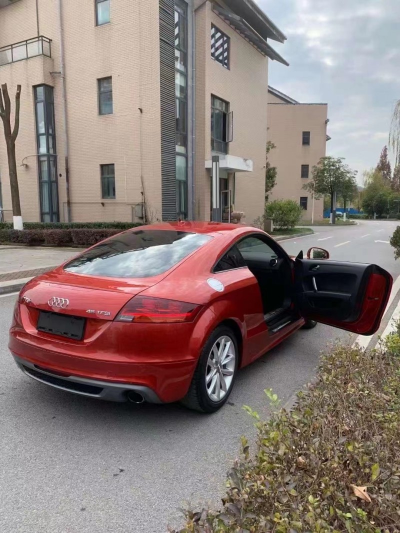 武汉13年奥迪TT6