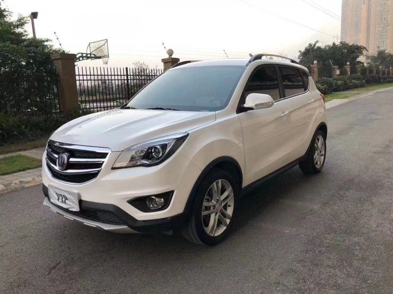 成都19年长安汽车CS752