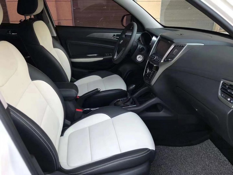 成都19年长安汽车CS755