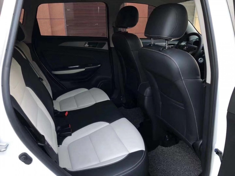 成都19年长安汽车CS756