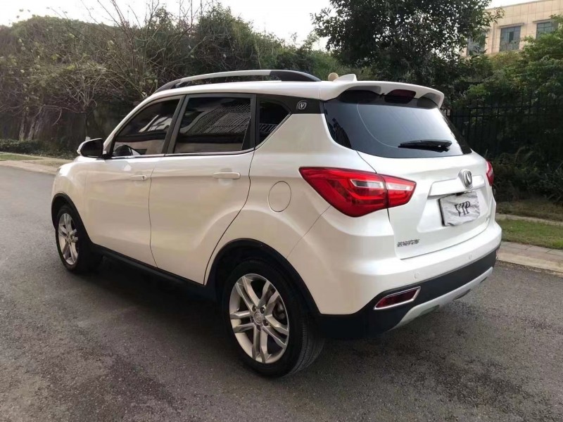 成都19年长安汽车CS758