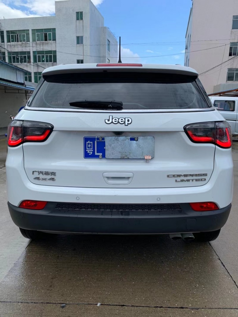 中山18年Jeep指南者4
