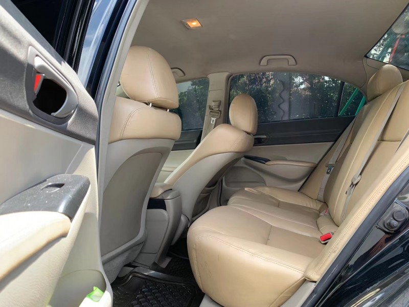 广州09年本田思域2