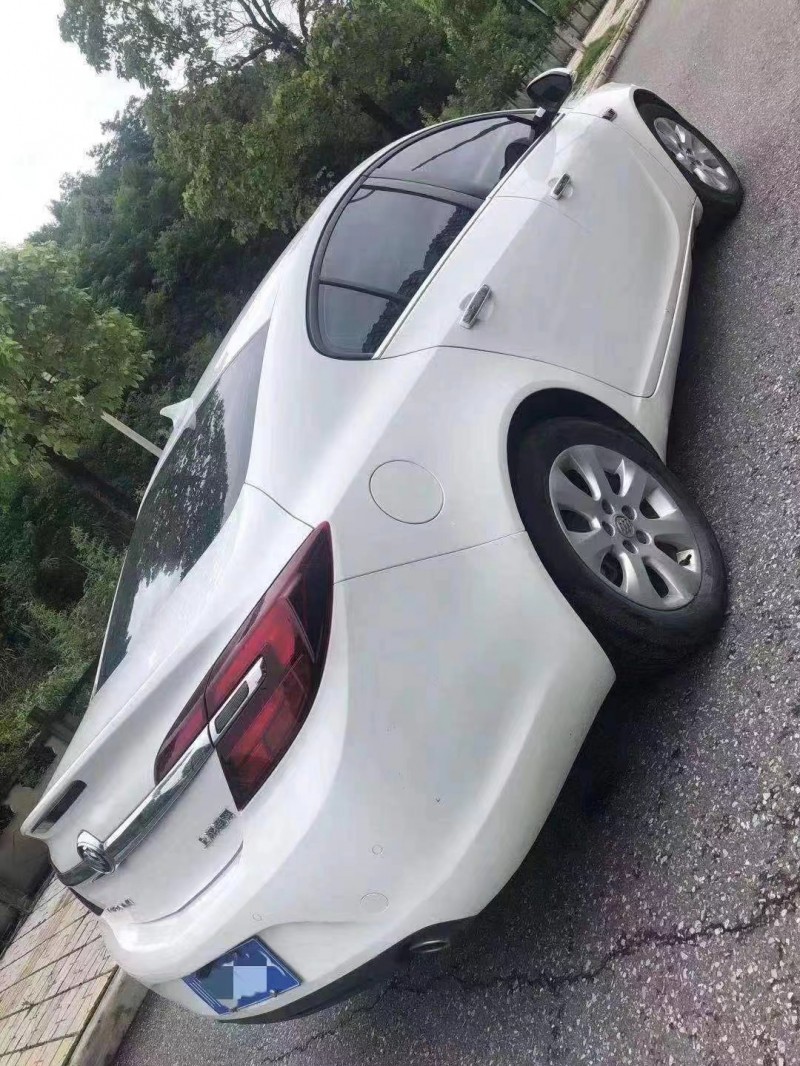 成都16年别克君威7