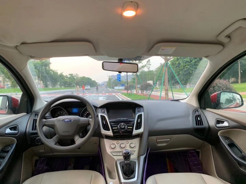 广州14年福特福克斯1