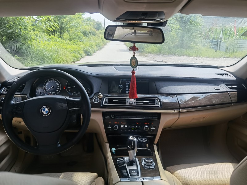 成都13年宝马7系6