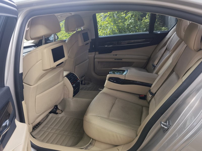 成都13年宝马7系5