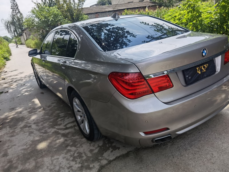 成都13年宝马7系3