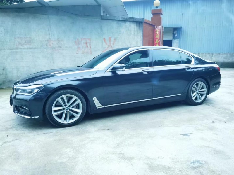 成都16年宝马7系7