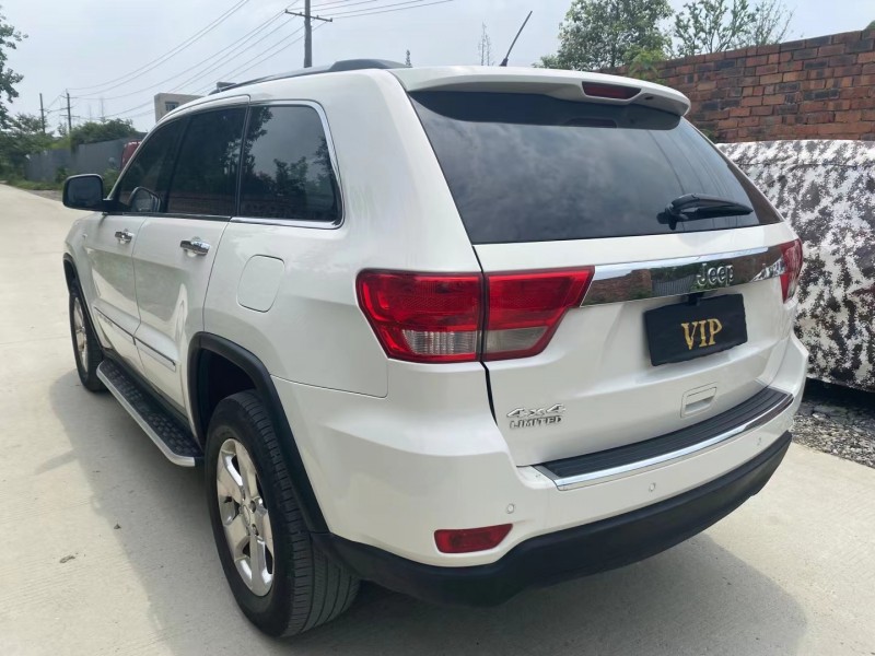 成都12年Jeep大切諾基2