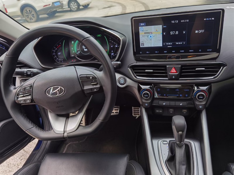 武汉19年现代菲斯塔5