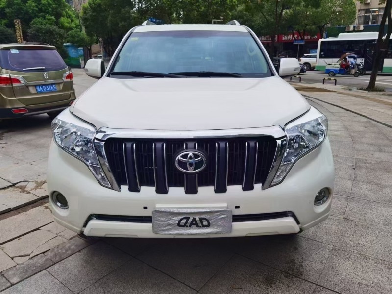 武汉17年丰田普拉多1