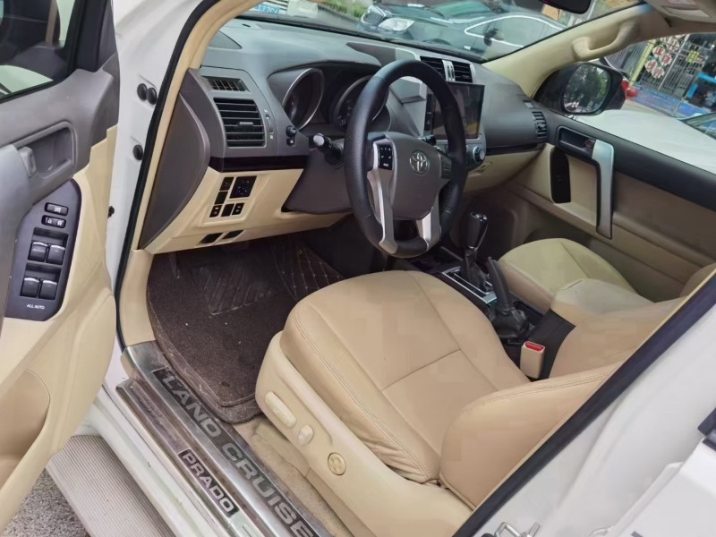 武汉17年丰田普拉多6