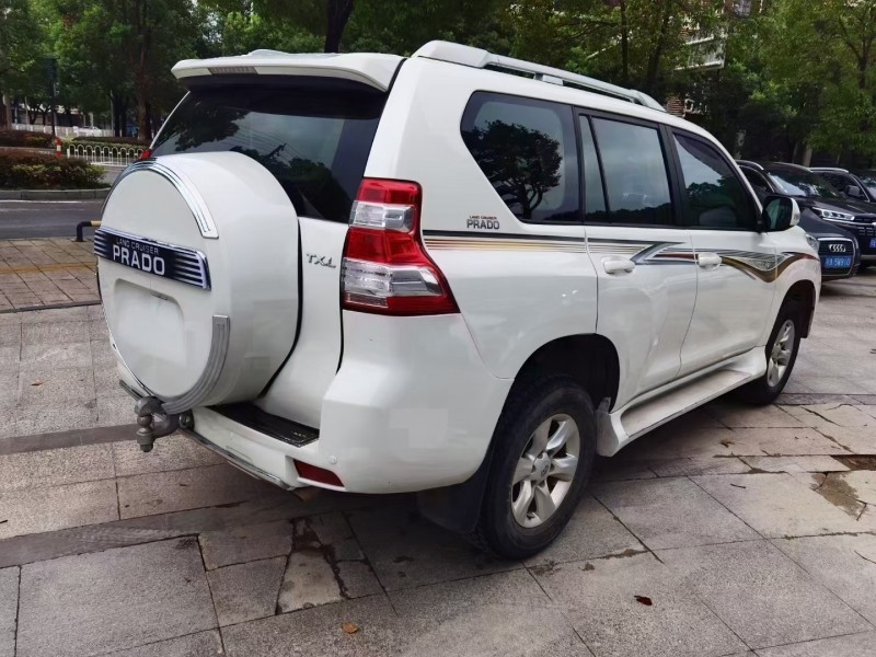 武汉17年丰田普拉多7