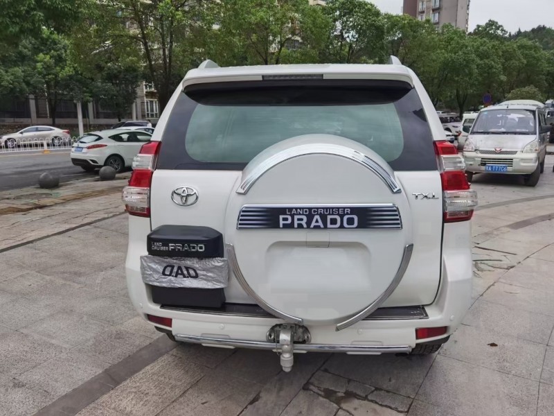 武汉17年丰田普拉多9