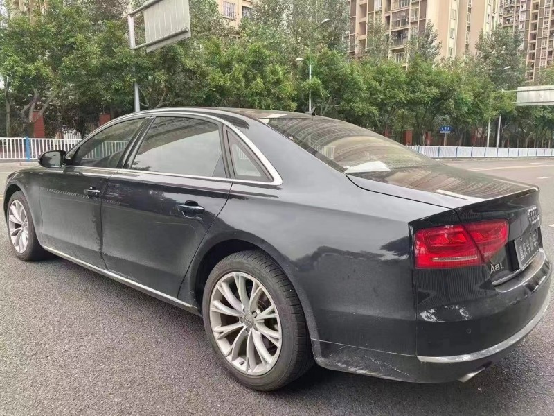 重慶12年奧迪A8L4