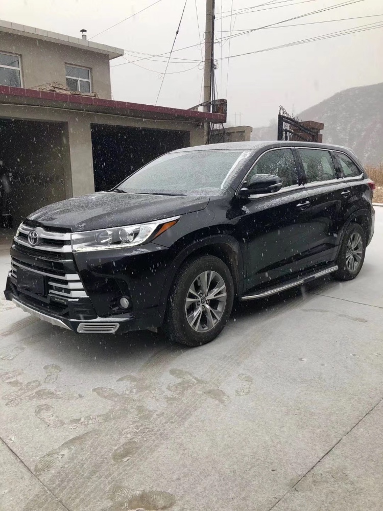 青岛19年丰田汉兰达8