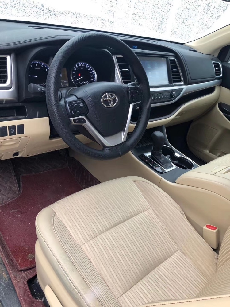 青岛19年丰田汉兰达3