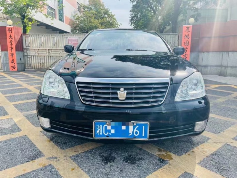 东莞05年丰田皇冠1