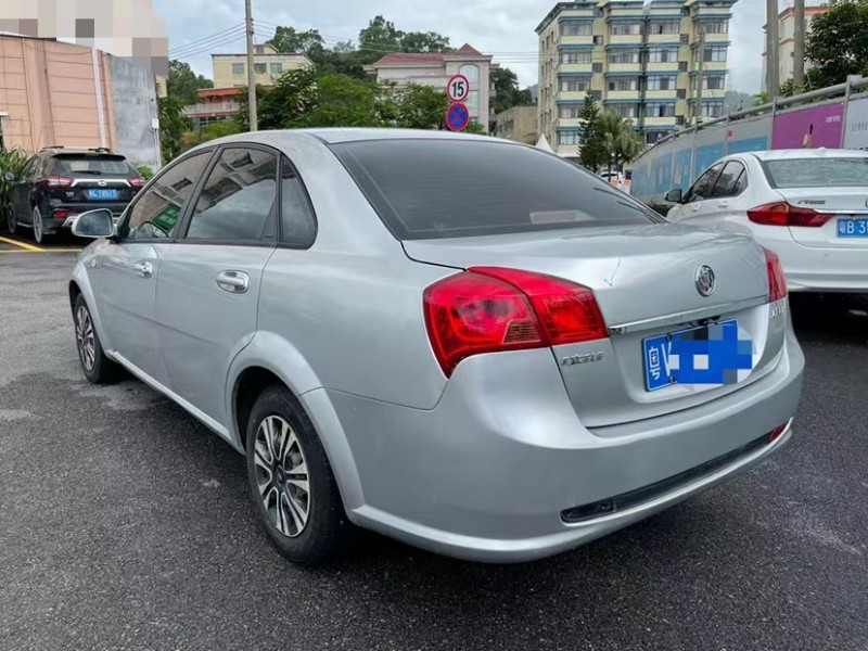 东莞13年别克君越8