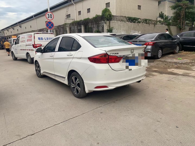 深圳16年本田锋范3