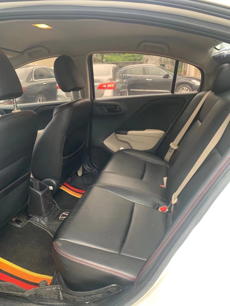 深圳16年本田锋范2