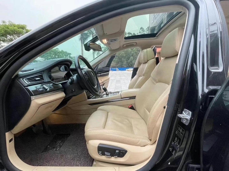 佛山13年宝马7系4