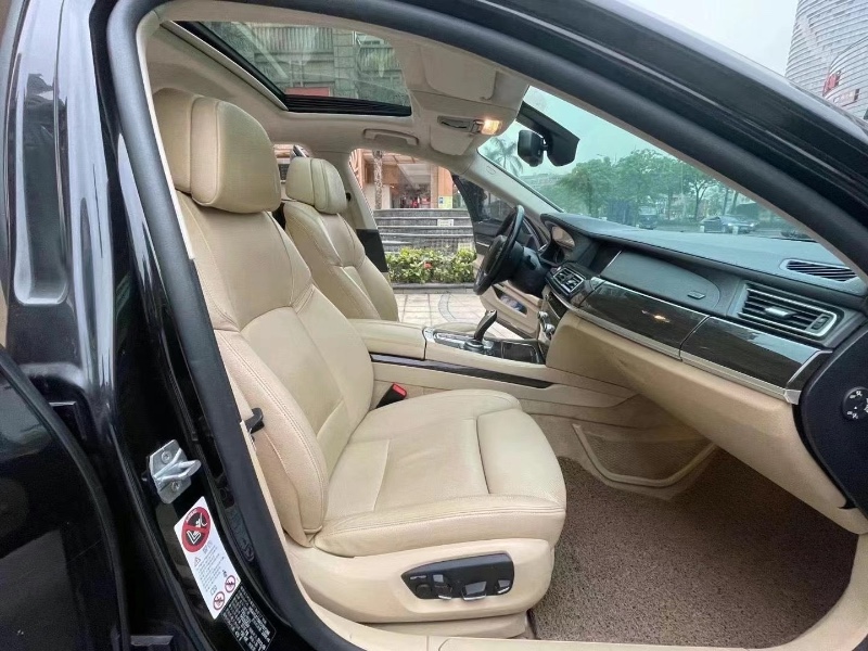 佛山13年宝马7系3