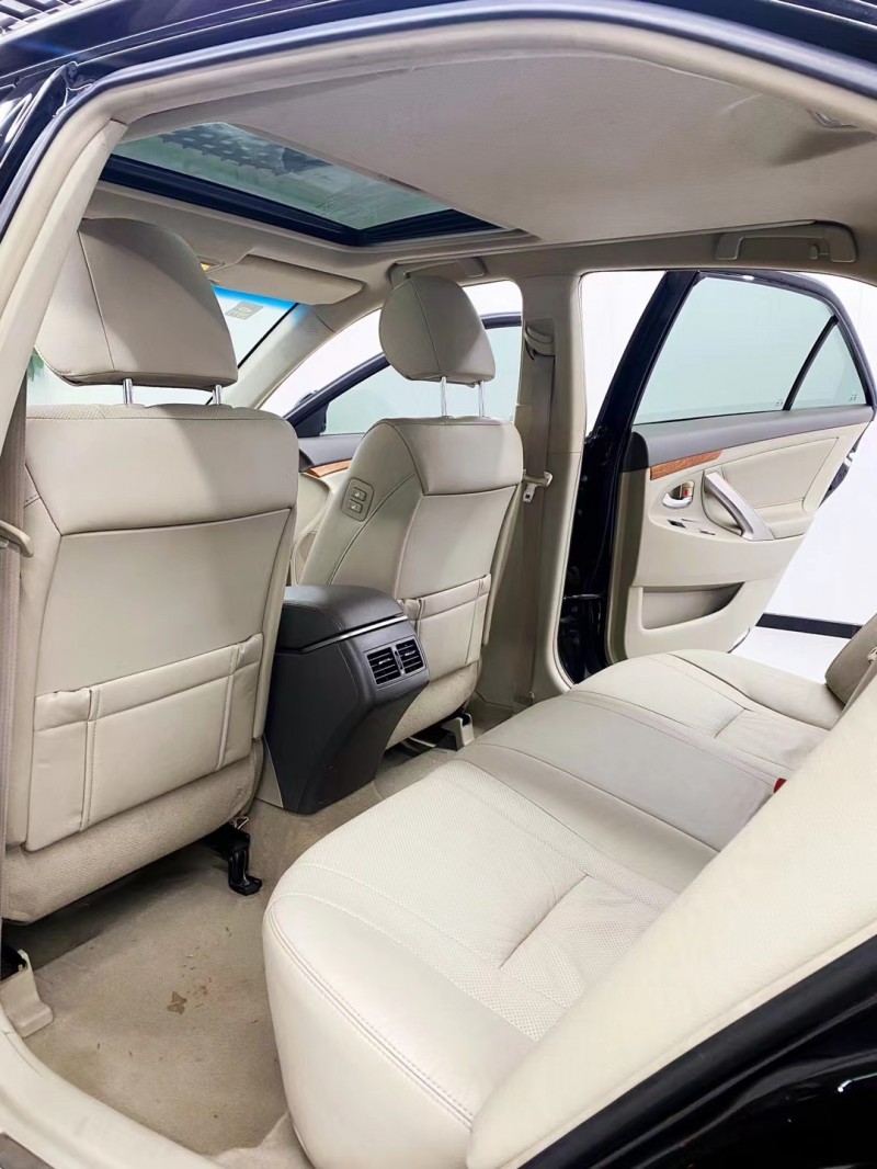 保定12年丰田凯美瑞5