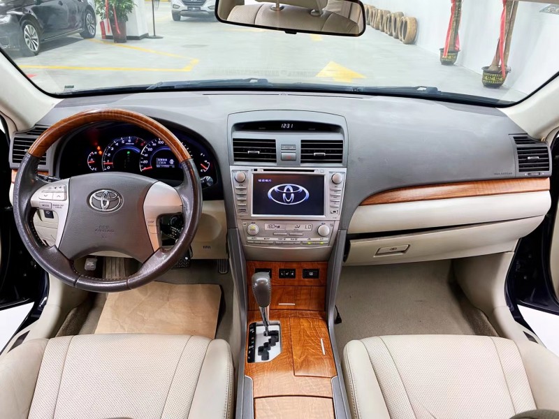 保定12年丰田凯美瑞6