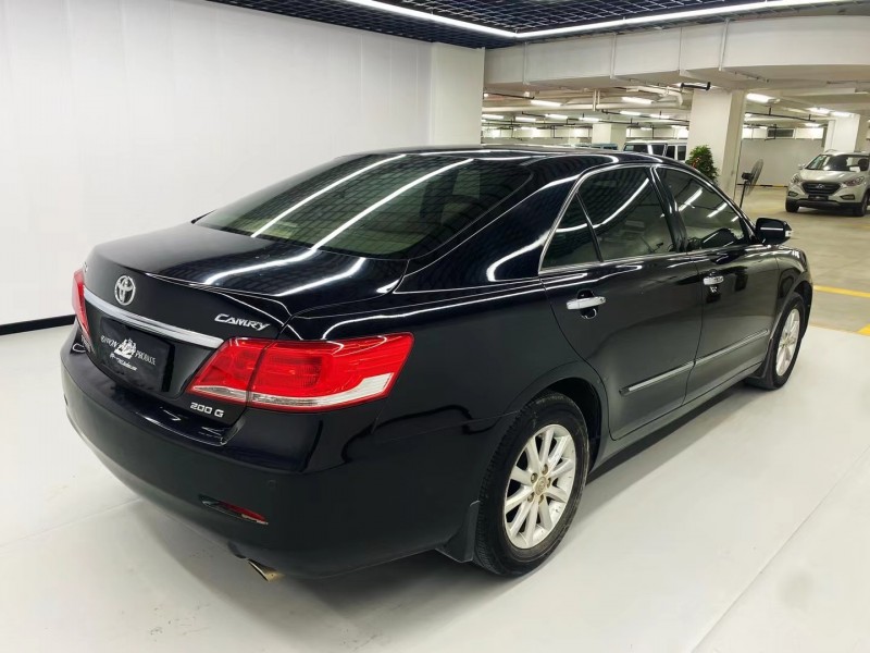 保定12年丰田凯美瑞8