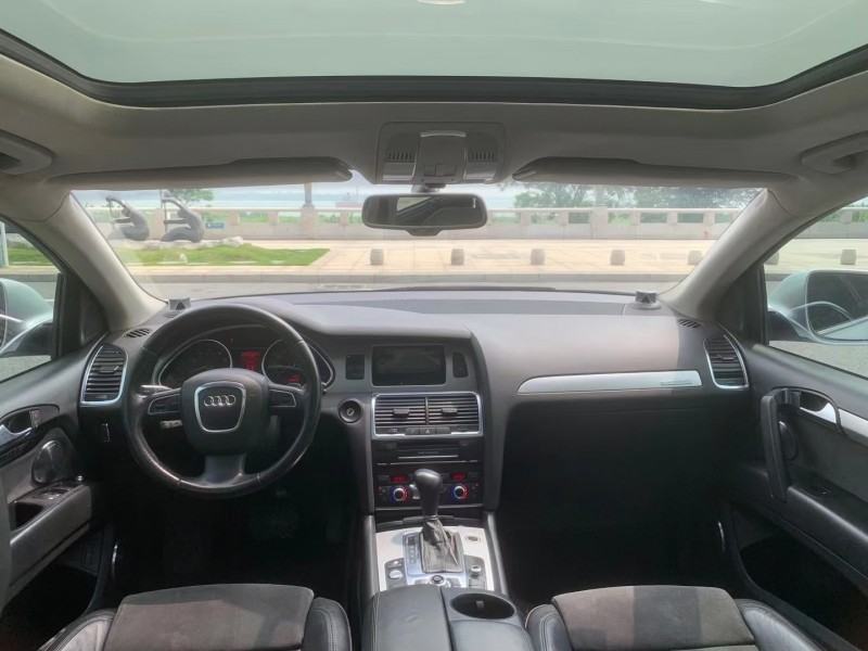 广州10年奥迪Q79