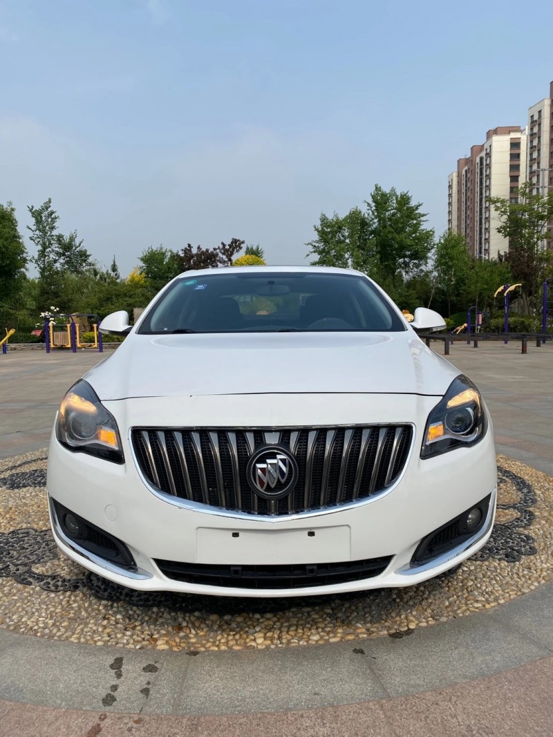 青岛16年别克君威1