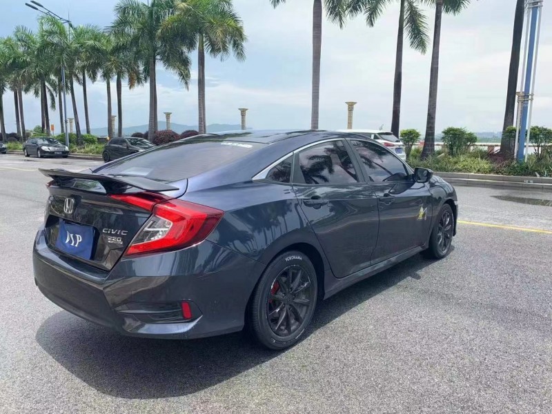 佛山17年本田思域3