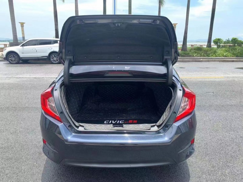 佛山17年本田思域5